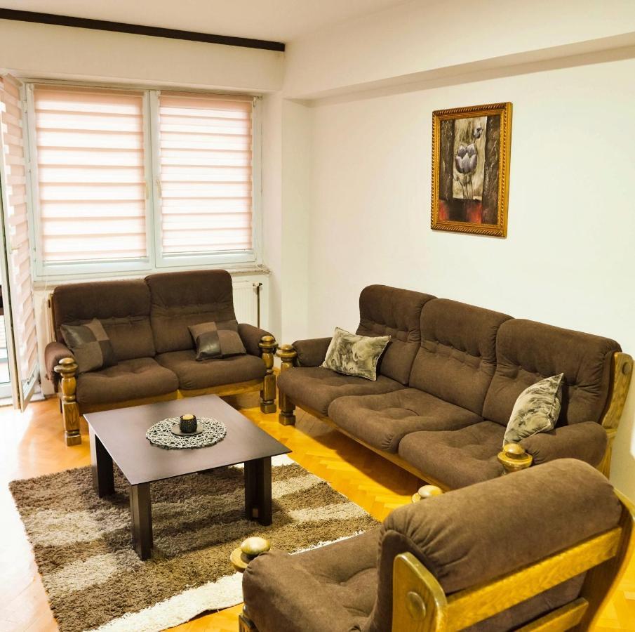 Vijecnica View 2Bdr Apartment With Balcony - Best Location Szarajevó Kültér fotó