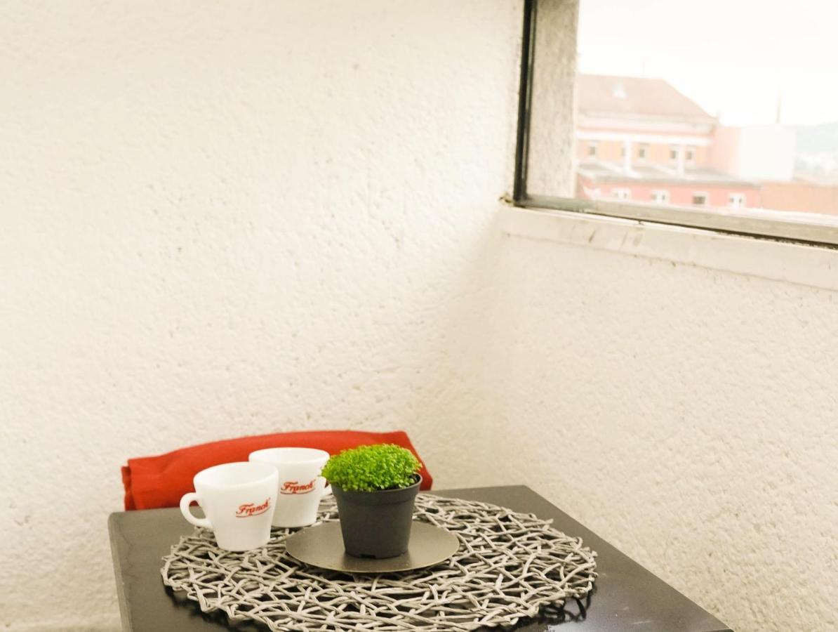 Vijecnica View 2Bdr Apartment With Balcony - Best Location Szarajevó Kültér fotó